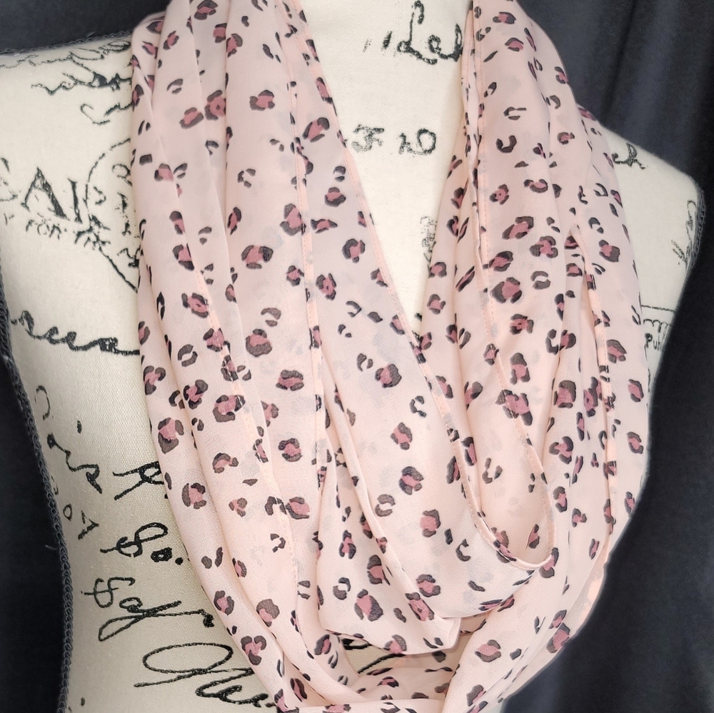 Leopard Print Scarf - Picture 8 of 8